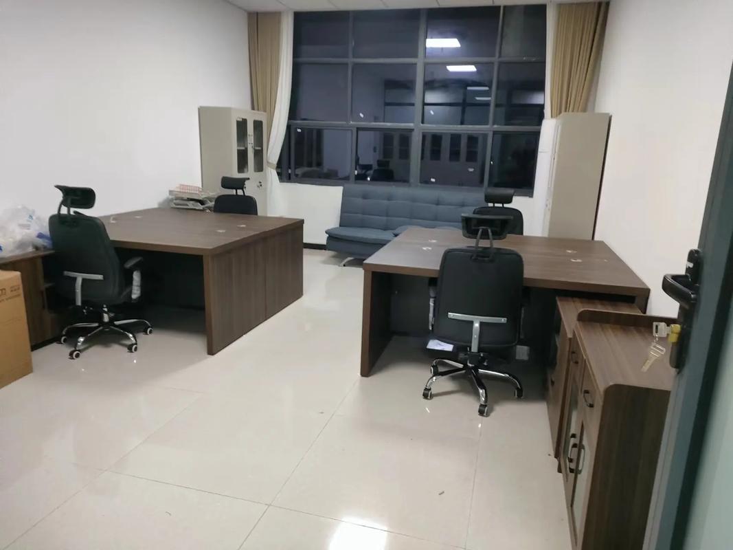 一次完美的辦公家具送貨交付實(shí)景